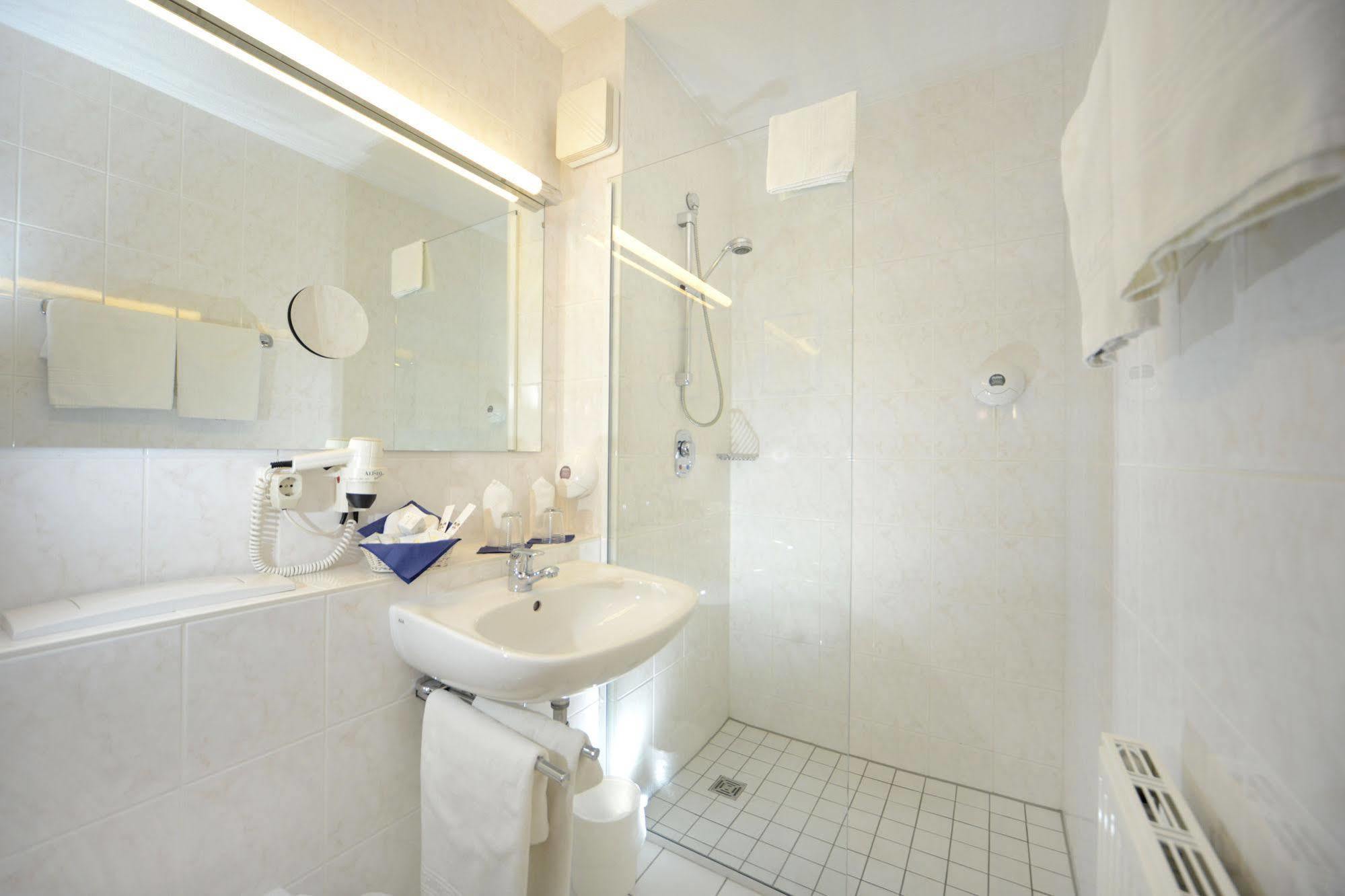 Hotel Bavaria Brehna Kültér fotó