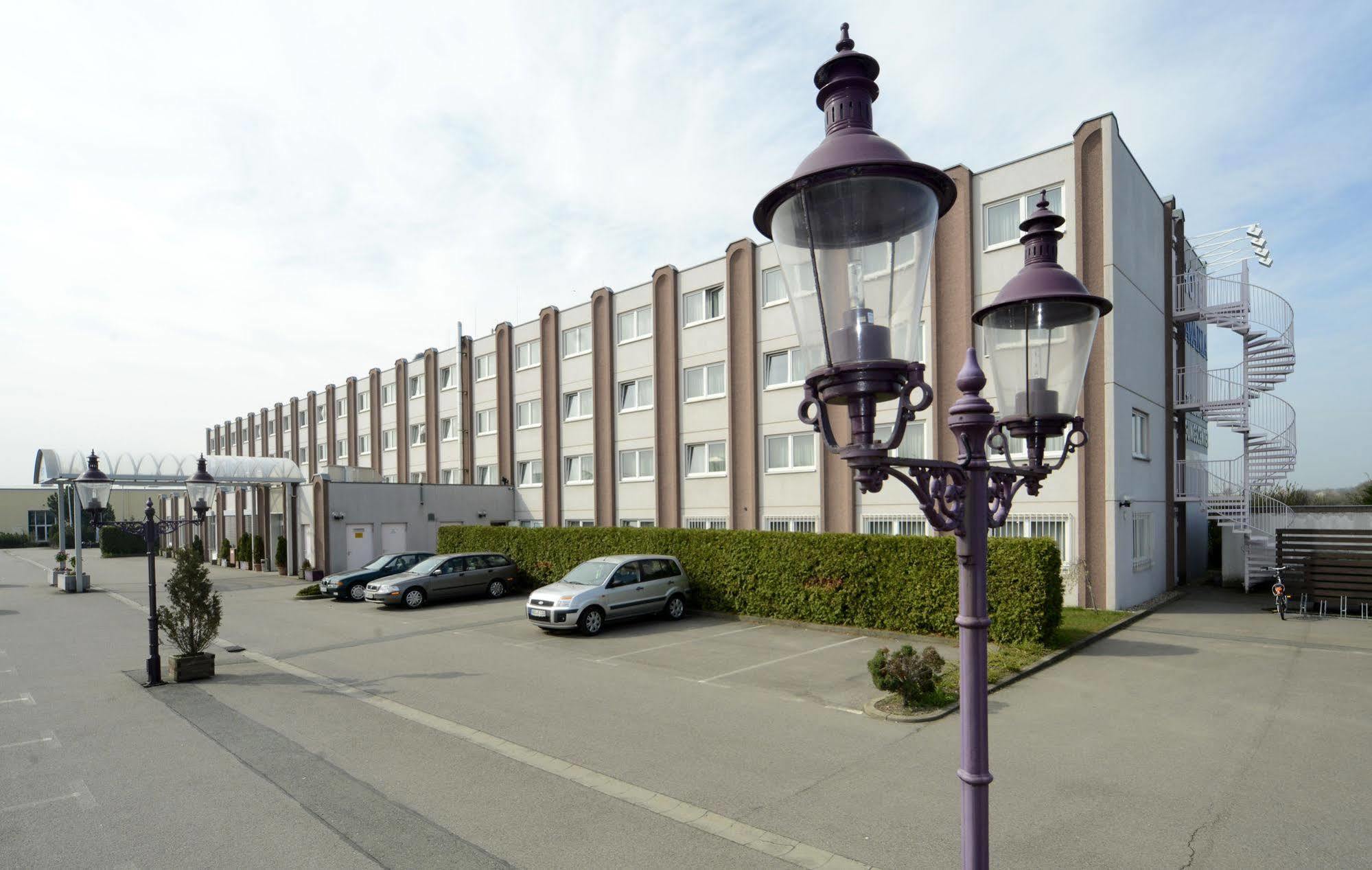 Hotel Bavaria Brehna Kültér fotó